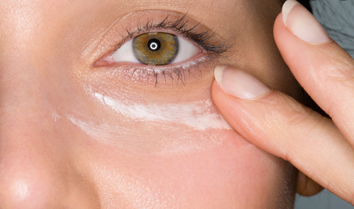 How to get rid of under eyes - dark circles - puffiness at home - House of Beauty India under eye serum/cream - get glowing even tones under eyes