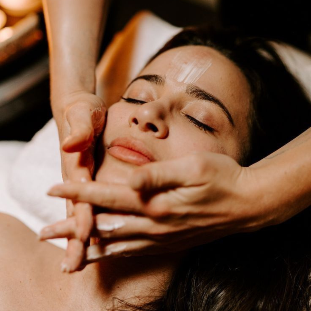Acne Reducation Massage image by HOB India